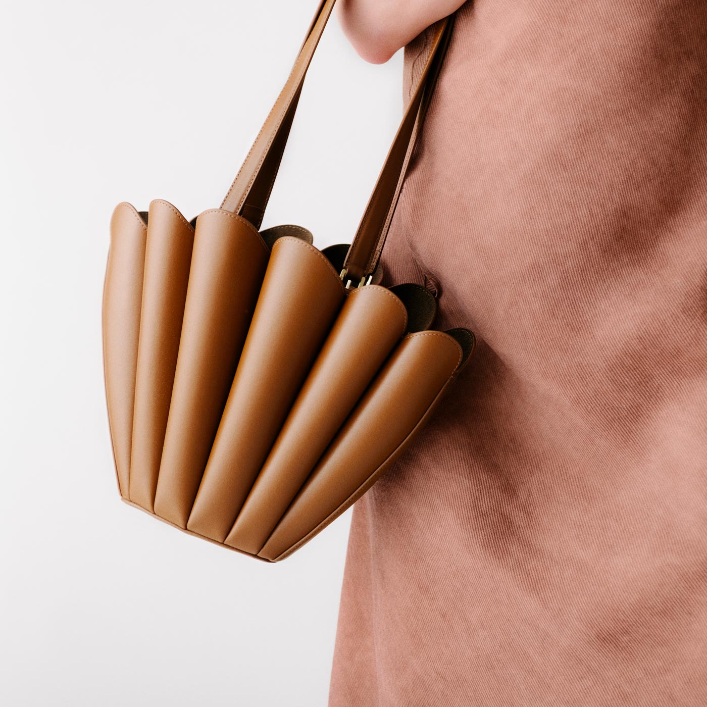 Mini Seashell Tote - Black