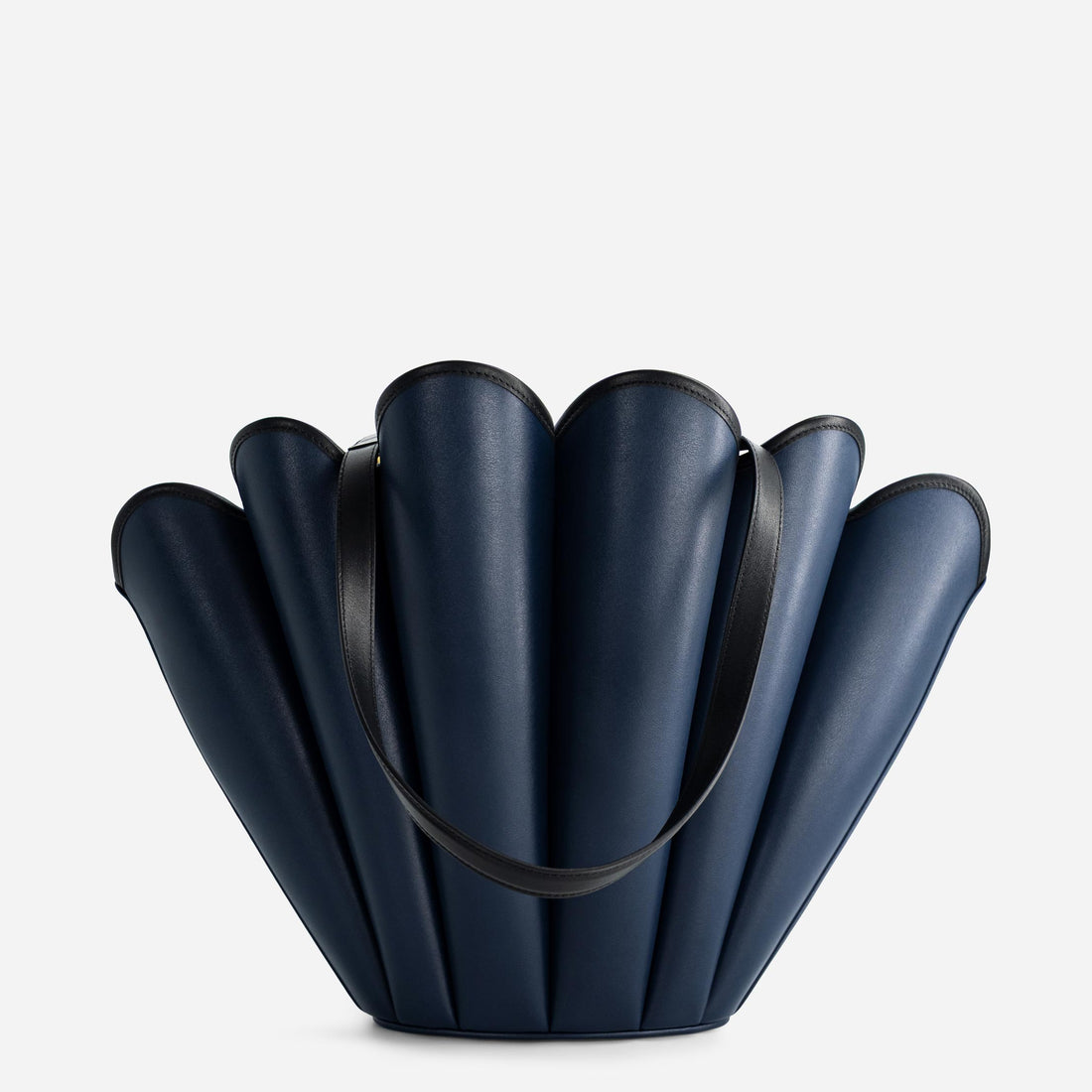 Seashell Tote in Navy