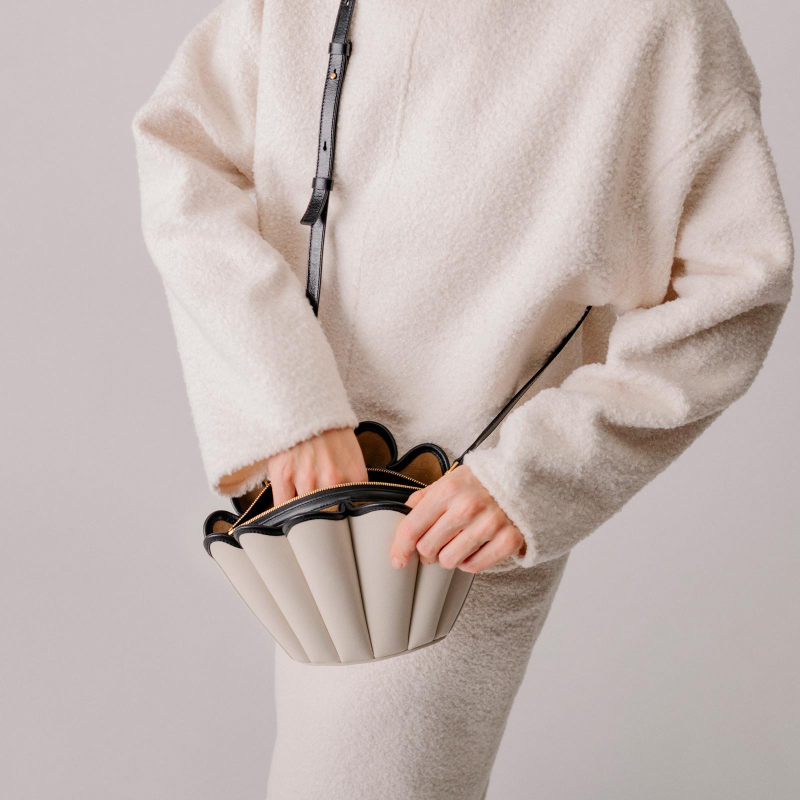 Seashell Crossbody - Suede Moss