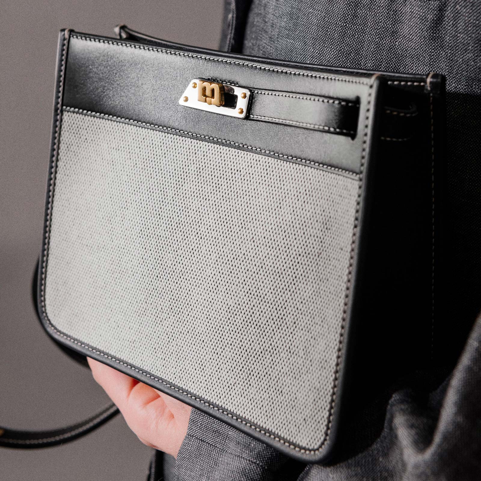 Juno - Canvas Black